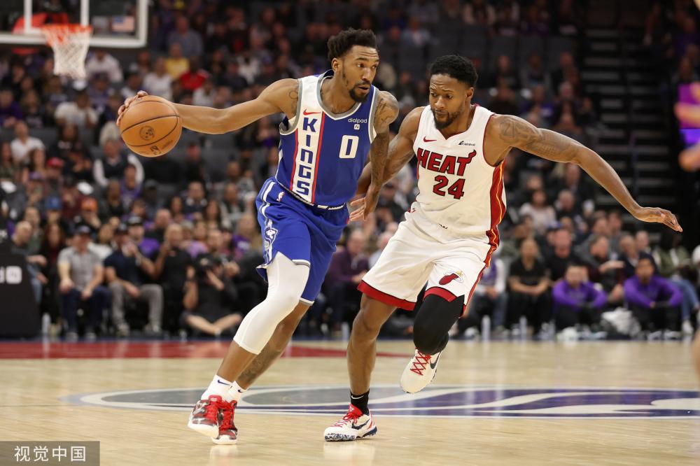 在与具有顶 在与具有顶