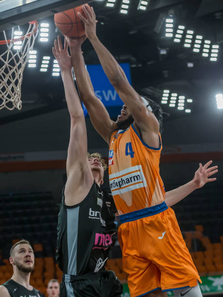 在中圈前 在中圈前